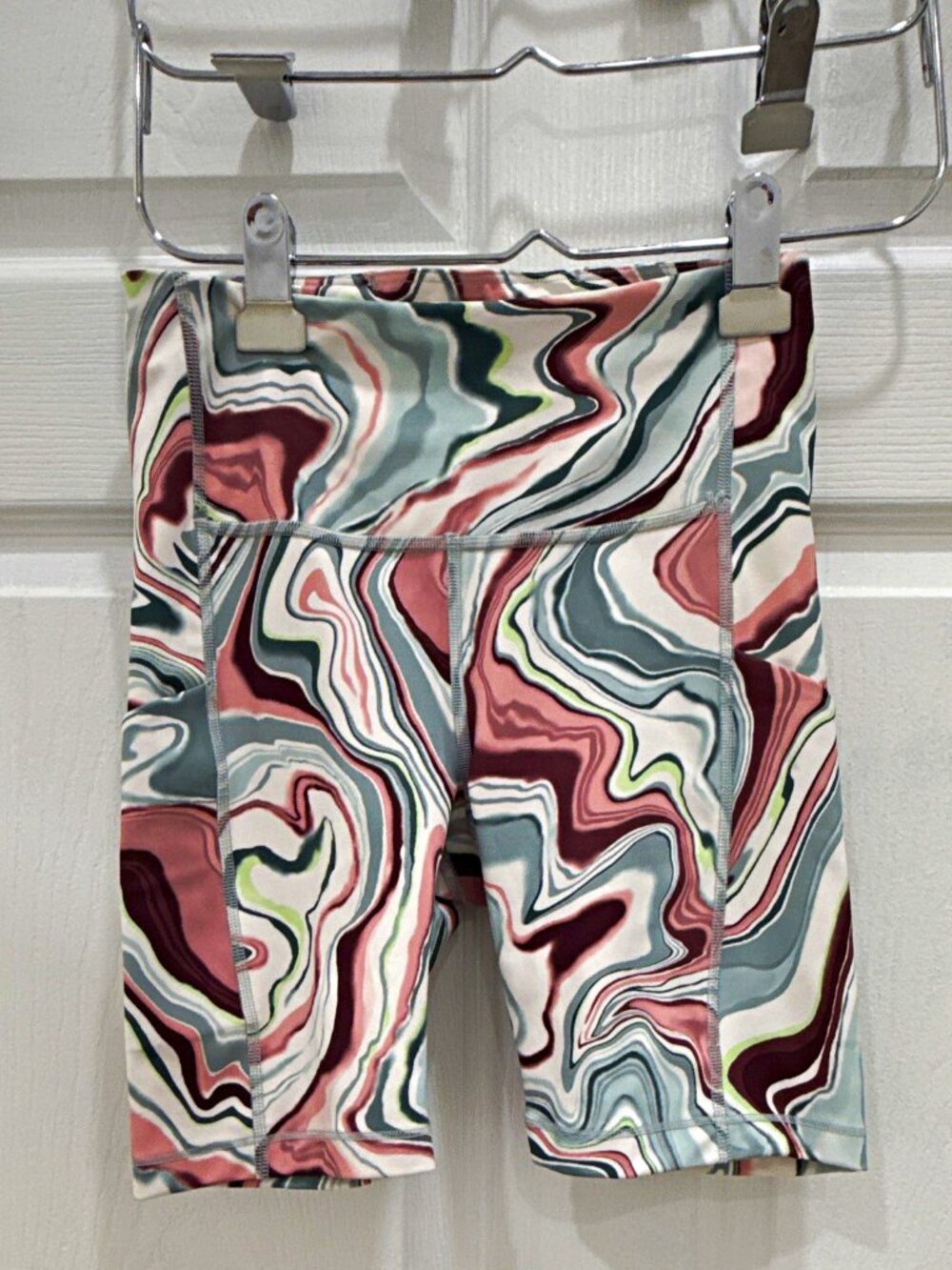 Athleta Women’s Ultimate Stash Pocket Abstract Print 7in Biker Shorts XS